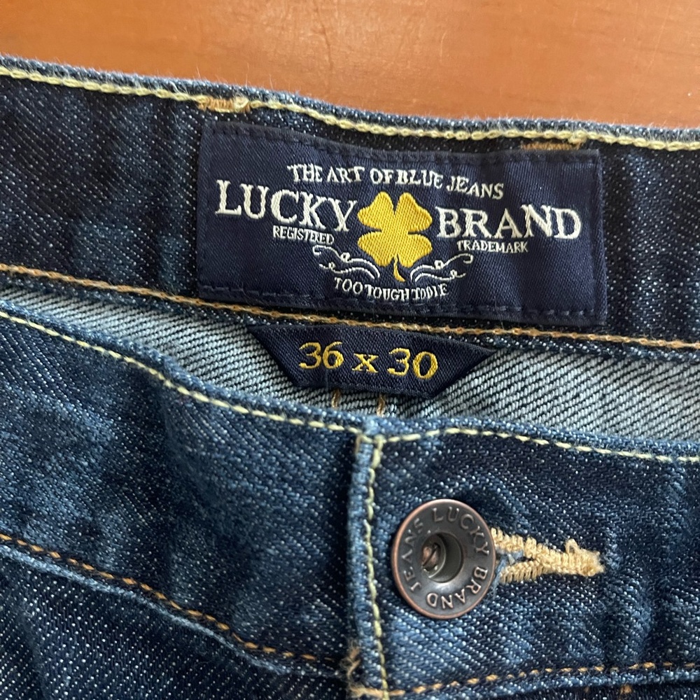 EUC Lucky Brand 181 relaxed straight jeans